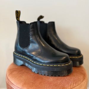 - Dr Martens platform chelsea boot